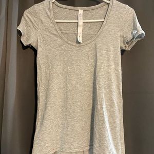 Lulu Lemon workout shirt